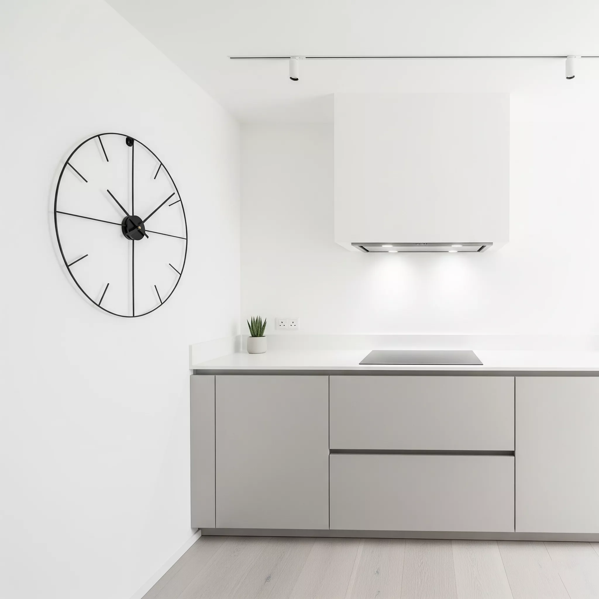 Contoh penempatan jam dinding di dapur minimalis-jasa interior splusa.id Contoh penempatan jam dinding di dapur minimalis-jasa interior splusa.id